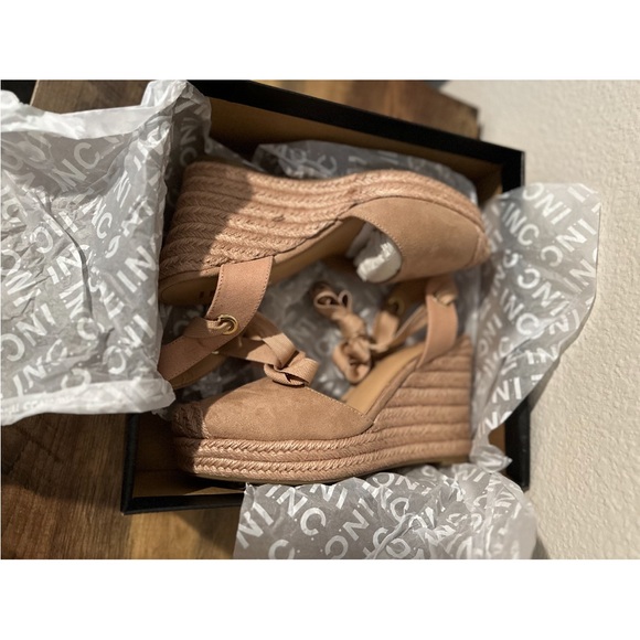 INC International Concepts Women's 8 Beige Tan Wedge Espadrilles Sandal NIB - Picture 2 of 3